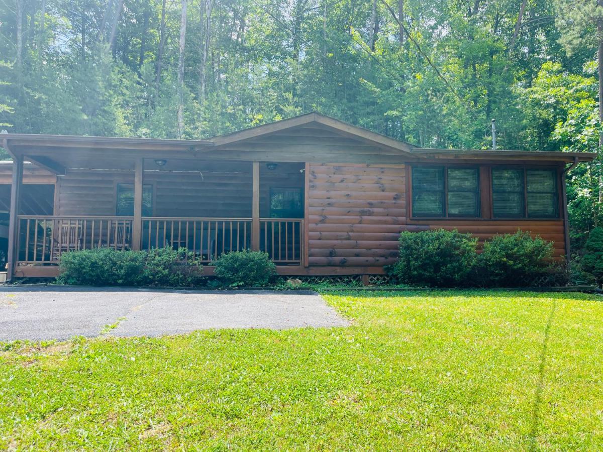 Smoky Mountain Enchanting Haven 3Br2Ba Cabin Sevierville Exterior photo